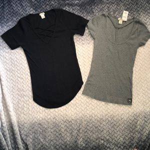 2 tillys tee shirts